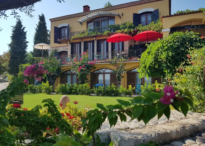 Taraça Romantik Otel Alaçatı